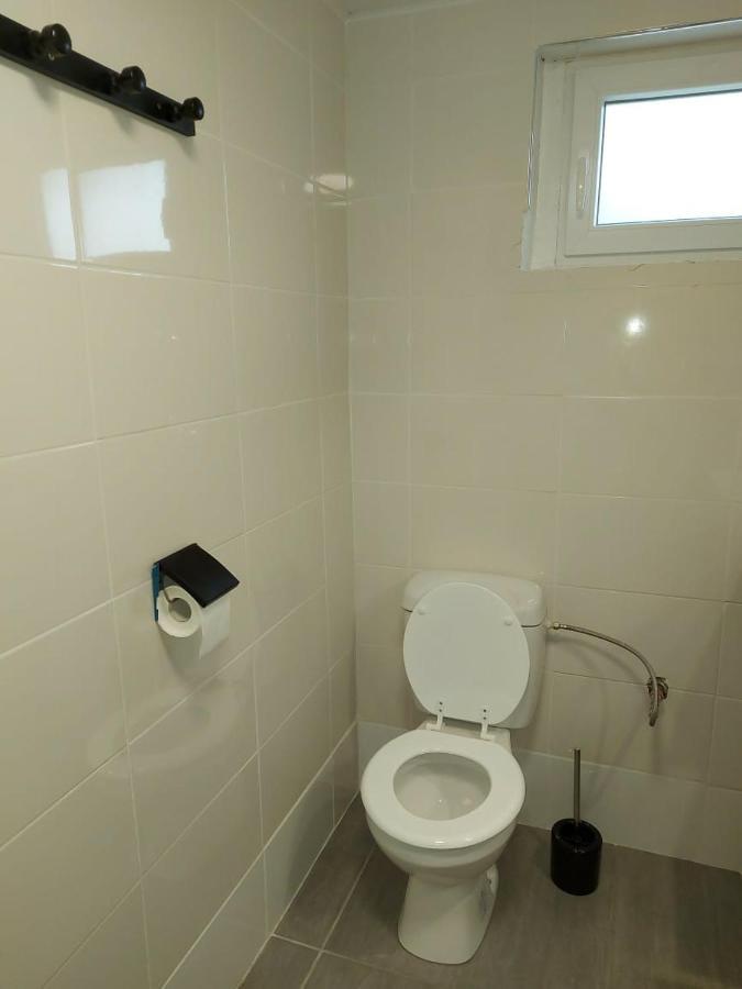 Studio Au Calme Wifi 600M Centre Ville Parking Gratuit Devant กัสทร์ ภายนอก รูปภาพ