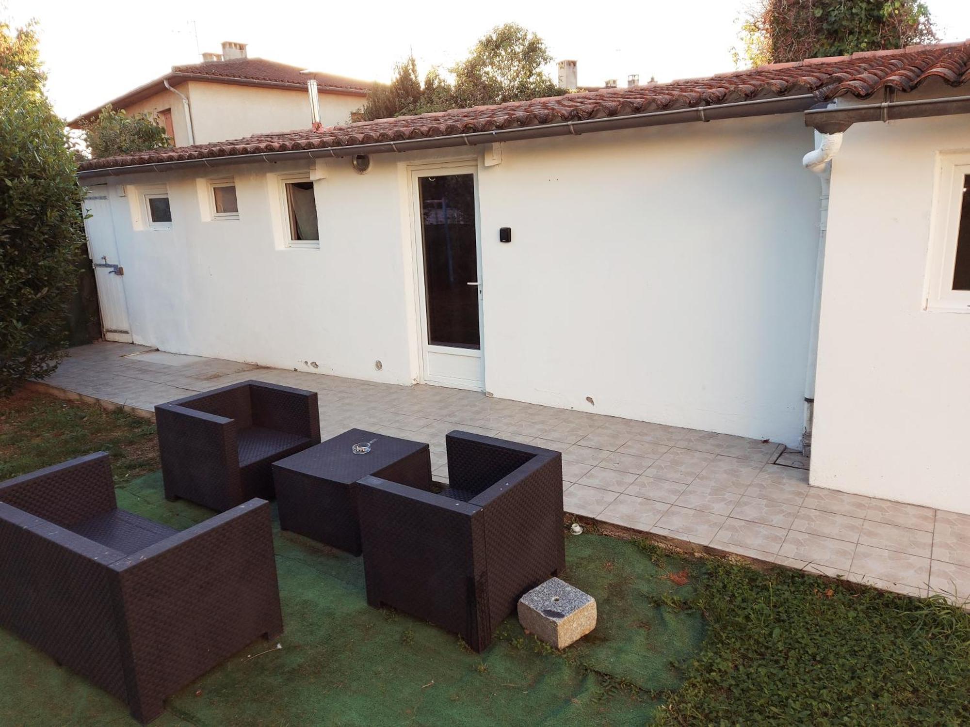 Studio Au Calme Wifi 600M Centre Ville Parking Gratuit Devant กัสทร์ ภายนอก รูปภาพ